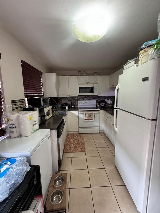 For Sale: $310,000 (2 beds, 2 baths, 890 Square Feet)