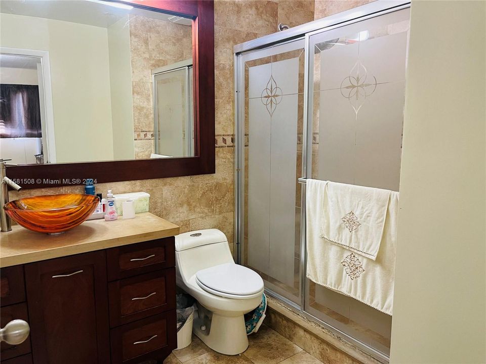 Recientemente alquilado: $2,300 (2 camas, 2 baños, 870 Pies cuadrados)