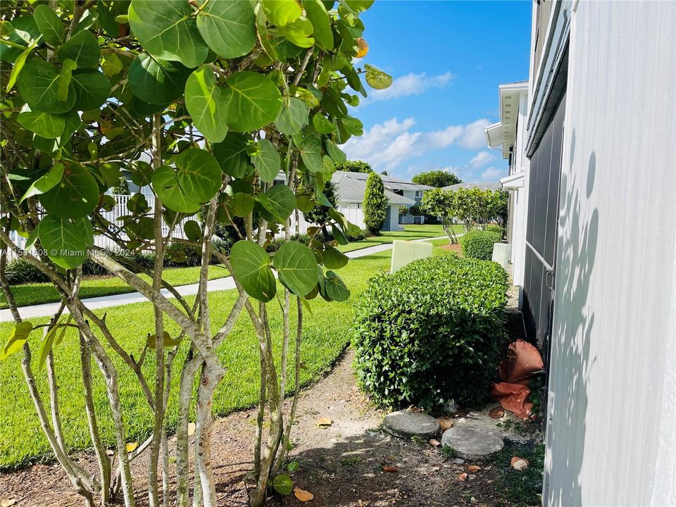 Recientemente alquilado: $2,300 (2 camas, 2 baños, 870 Pies cuadrados)