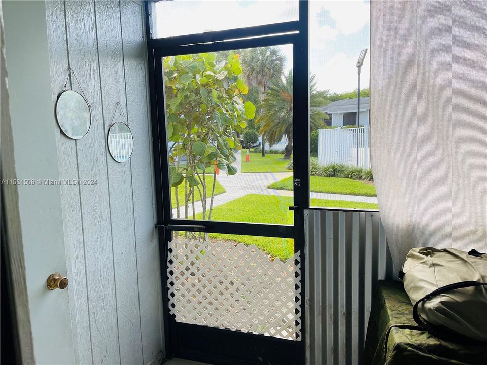 Recientemente alquilado: $2,300 (2 camas, 2 baños, 870 Pies cuadrados)