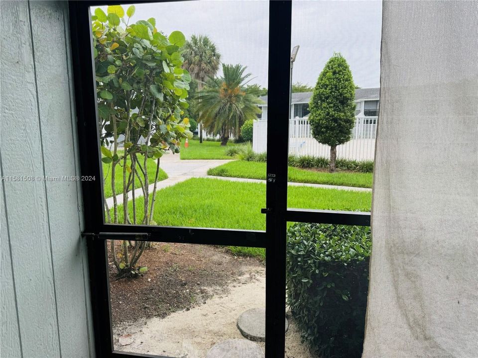 Recientemente alquilado: $2,300 (2 camas, 2 baños, 870 Pies cuadrados)