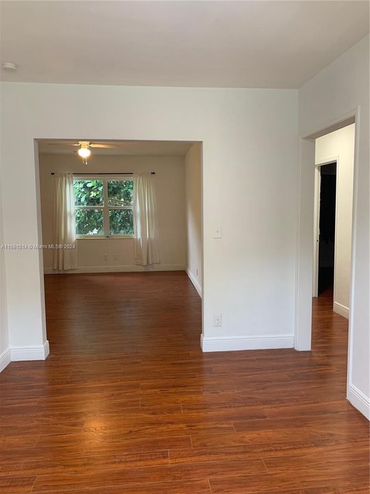 For Rent: $2,190 (2 beds, 1 baths, 815 Square Feet)
