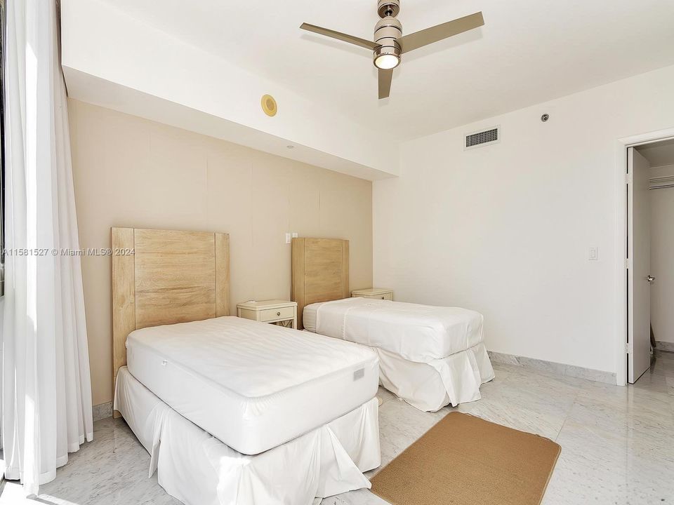 For Sale: $1,790,000 (3 beds, 2 baths, 1870 Square Feet)
