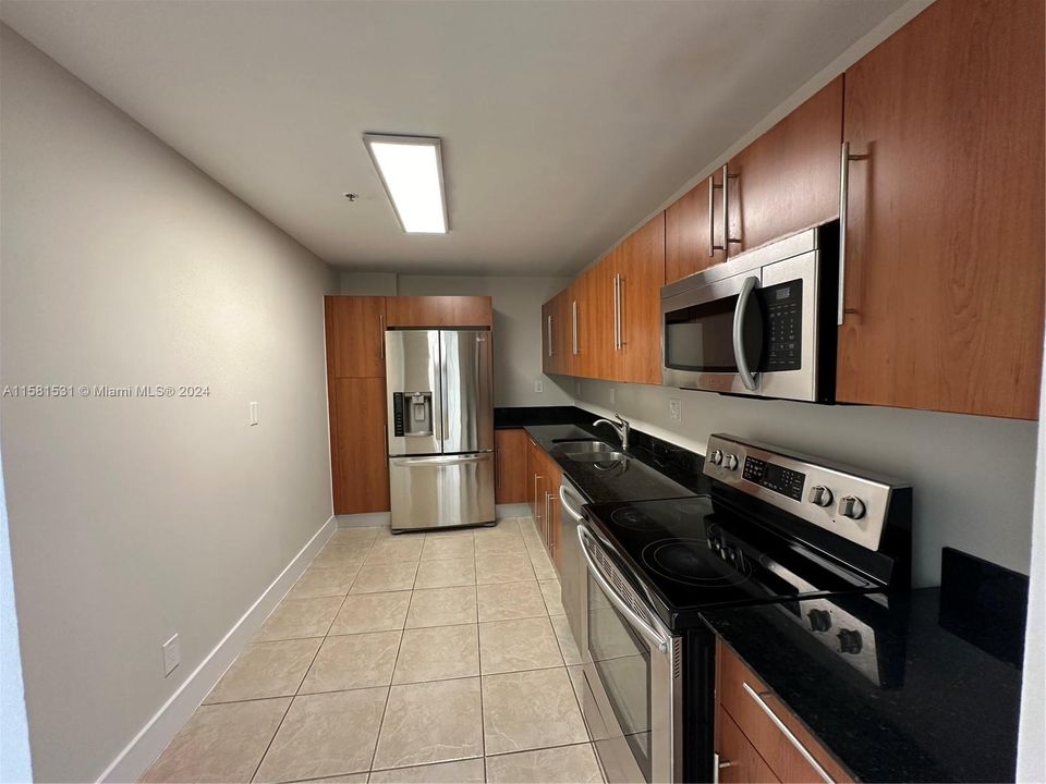 Active With Contract: $3,150 (2 beds, 2 baths, 1186 Square Feet)