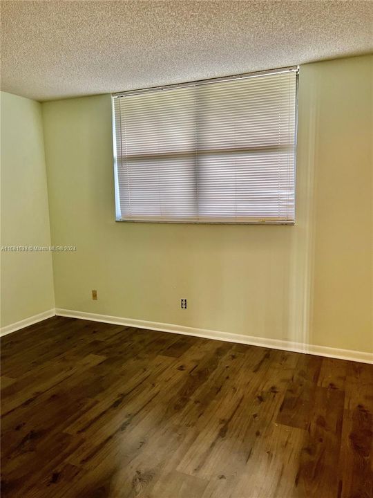 For Rent: $2,050 (2 beds, 2 baths, 920 Square Feet)