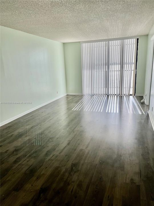 For Rent: $2,050 (2 beds, 2 baths, 920 Square Feet)