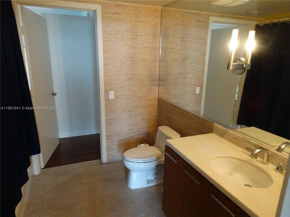 For Rent: $3,250 (1 beds, 1 baths, 957 Square Feet)