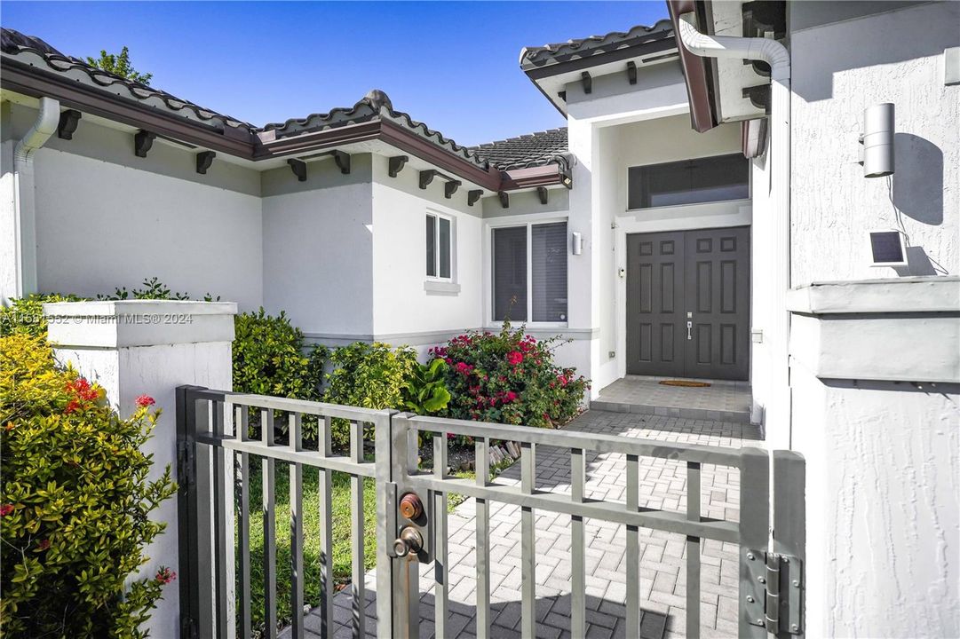 For Sale: $975,000 (4 beds, 3 baths, 2254 Square Feet)