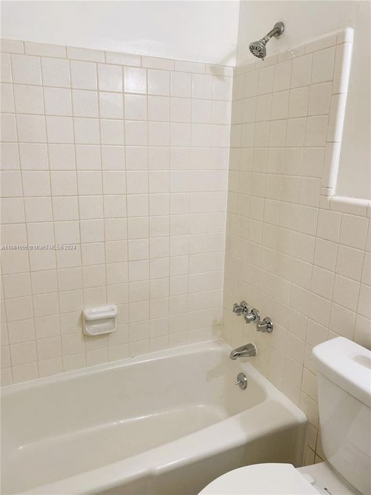 For Rent: $2,295 (2 beds, 2 baths, 3634 Square Feet)