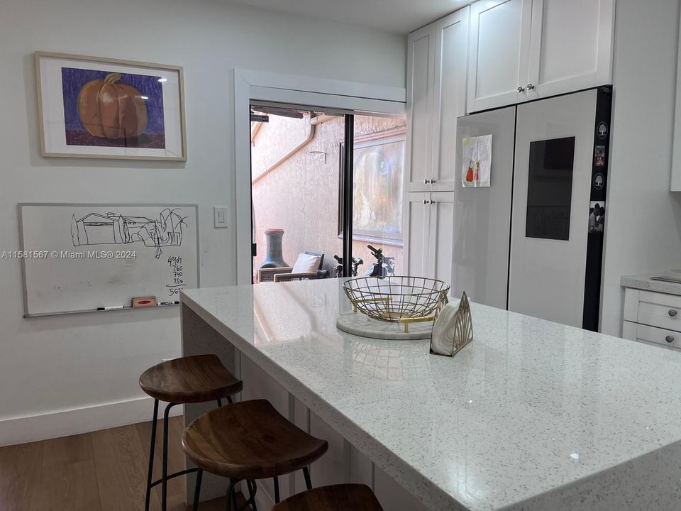 For Rent: $2,900 (2 beds, 2 baths, 1234 Square Feet)