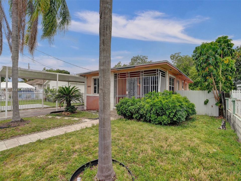 For Sale: $515,000 (3 beds, 1 baths, 1014 Square Feet)