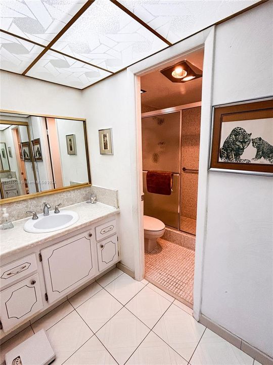 待售: $295,000 (2 贝兹, 2 浴室, 1135 平方英尺)