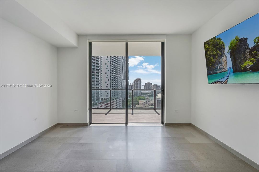 For Sale: $1,100,000 (2 beds, 2 baths, 1244 Square Feet)