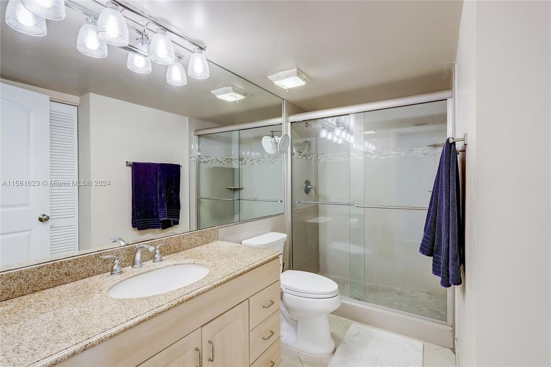 待售: $600,000 (2 贝兹, 2 浴室, 1351 平方英尺)
