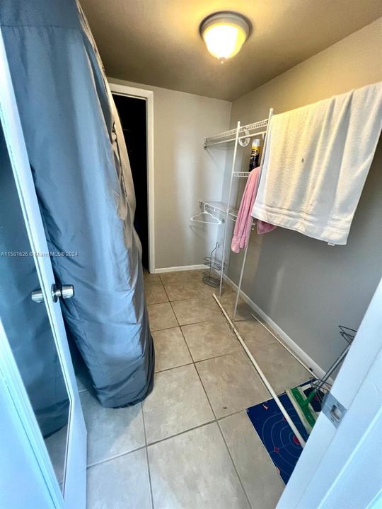 For Rent: $1,950 (2 beds, 2 baths, 1033 Square Feet)