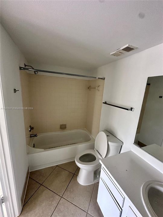 В аренду: $2,300 (2 спален, 2 ванн, 927 Квадратных фут)