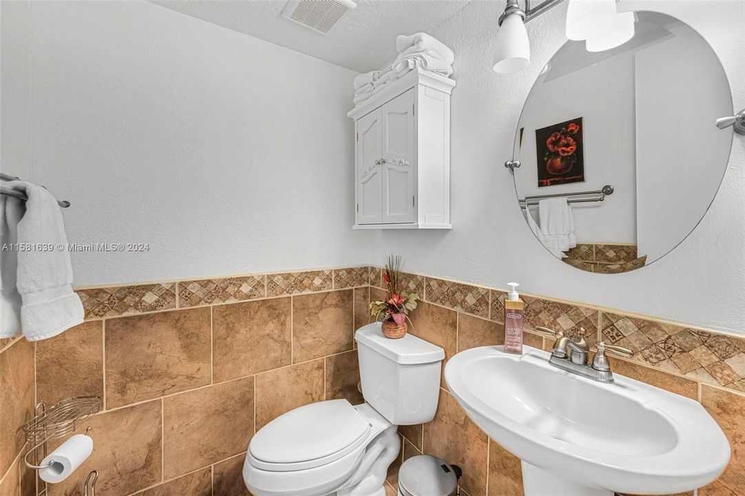 待售: $425,000 (2 贝兹, 2 浴室, 1290 平方英尺)