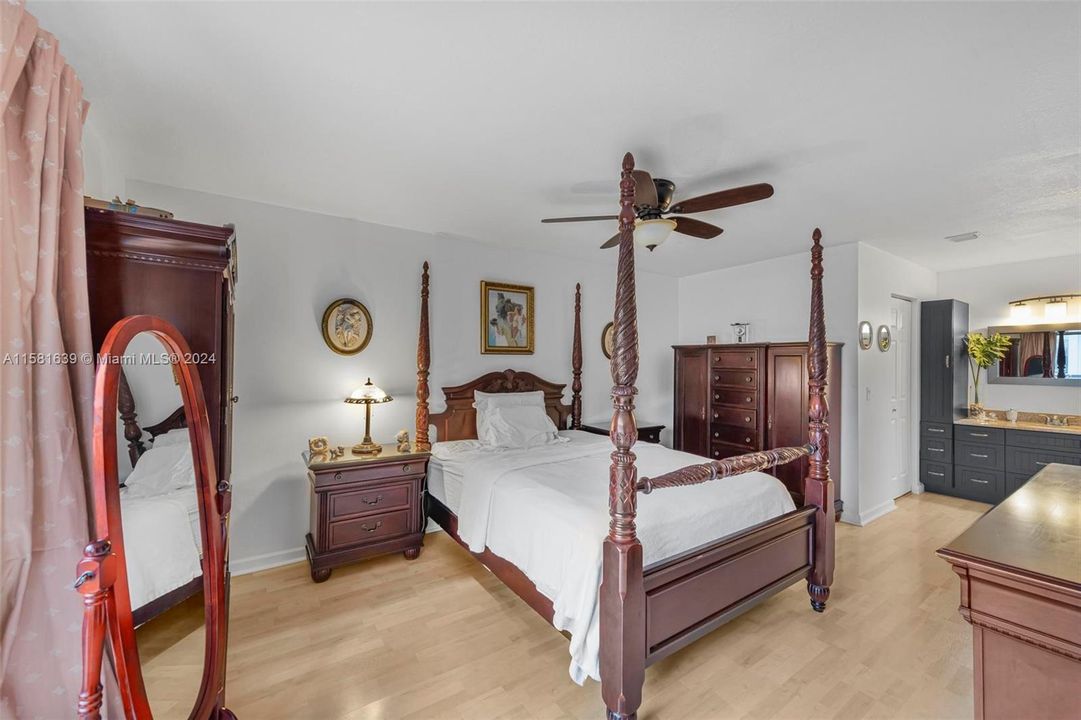 En Venta: $425,000 (2 camas, 2 baños, 1290 Pies cuadrados)