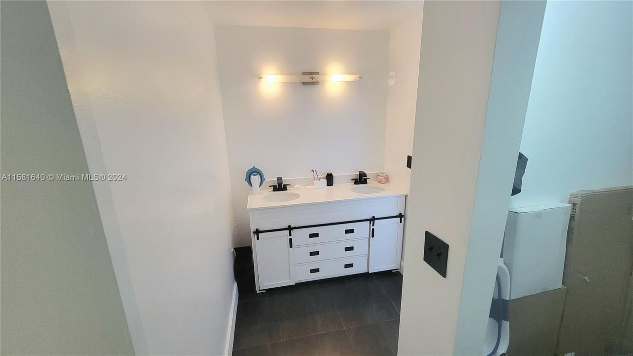 For Sale: $245,000 (2 beds, 2 baths, 1120 Square Feet)