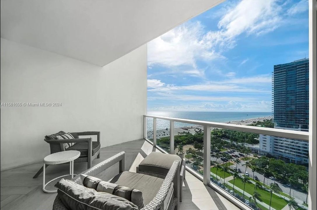 For Sale: $4,495,000 (2 beds, 2 baths, 1543 Square Feet)