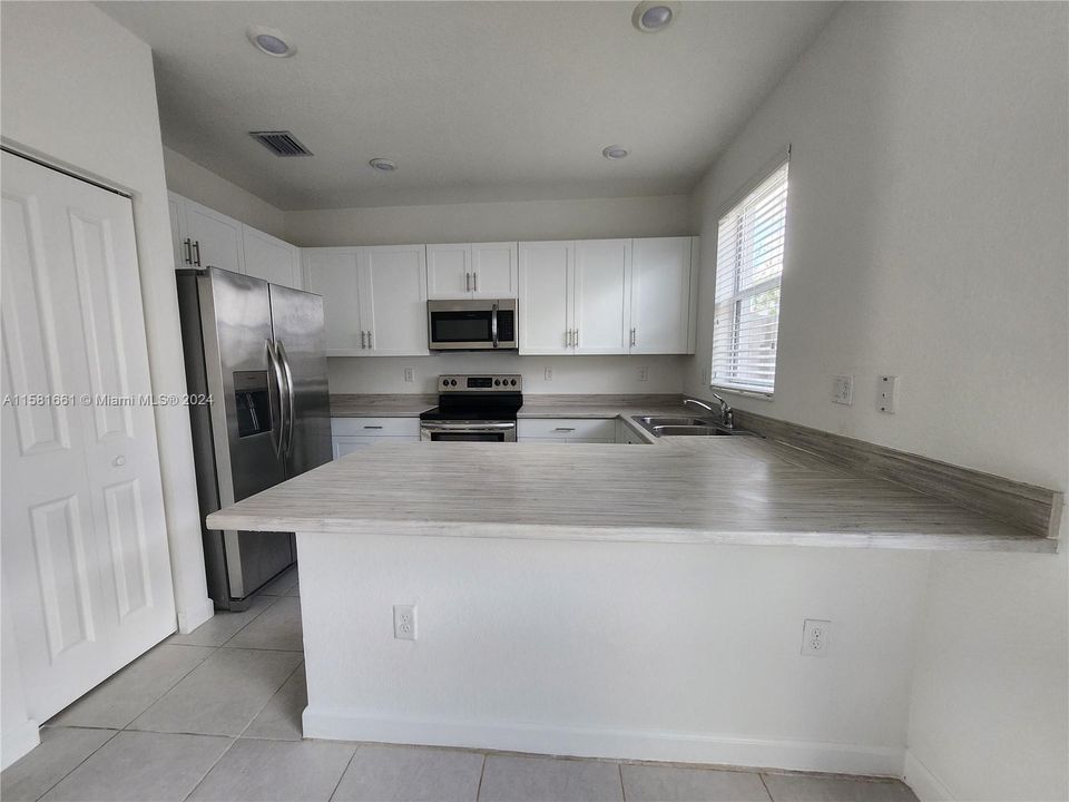 For Sale: $380,000 (3 beds, 2 baths, 1483 Square Feet)