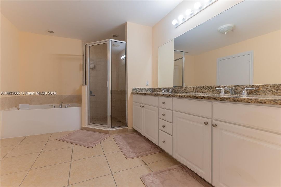 For Sale: $720,000 (2 beds, 2 baths, 1708 Square Feet)