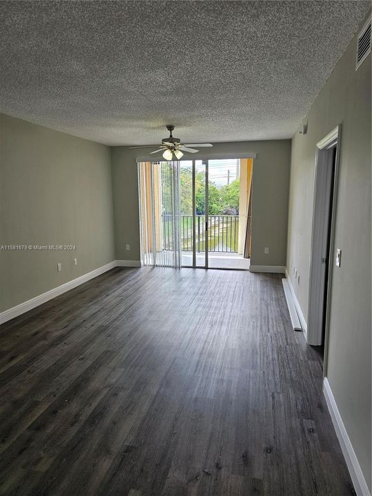 For Rent: $2,750 (3 beds, 2 baths, 1140 Square Feet)
