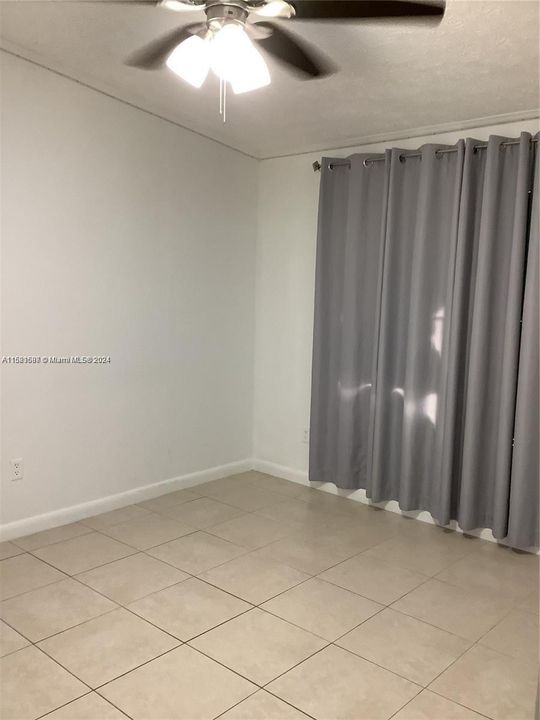 For Rent: $2,800 (3 beds, 2 baths, 1690 Square Feet)