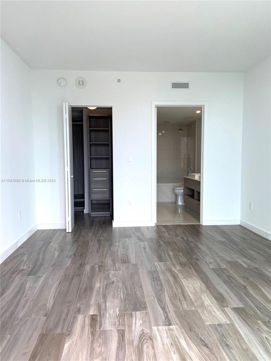 For Rent: $7,200 (3 beds, 2 baths, 1281 Square Feet)