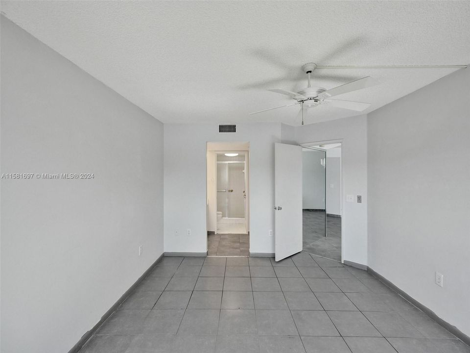For Sale: $255,000 (2 beds, 2 baths, 1364 Square Feet)