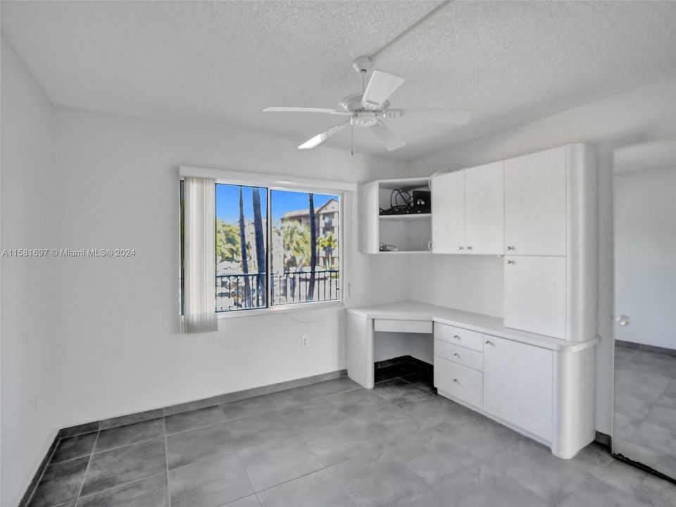 For Sale: $255,000 (2 beds, 2 baths, 1364 Square Feet)