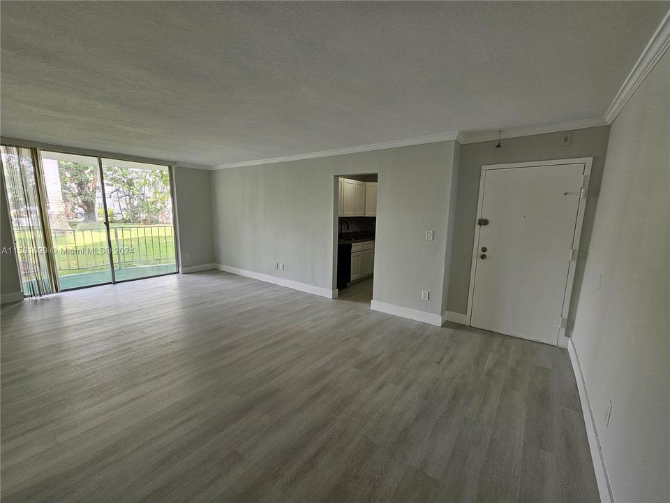 For Rent: $2,100 (2 beds, 2 baths, 1036 Square Feet)