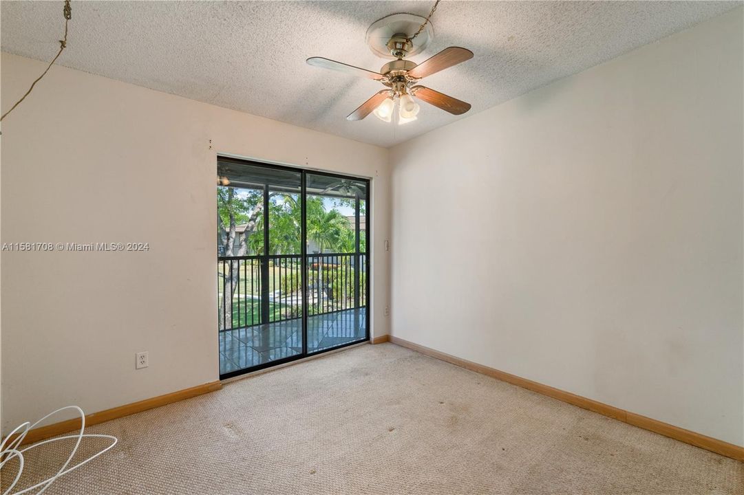 For Sale: $189,000 (2 beds, 2 baths, 820 Square Feet)