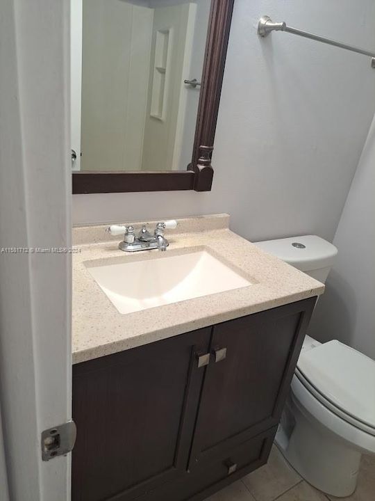For Rent: $2,450 (2 beds, 2 baths, 963 Square Feet)