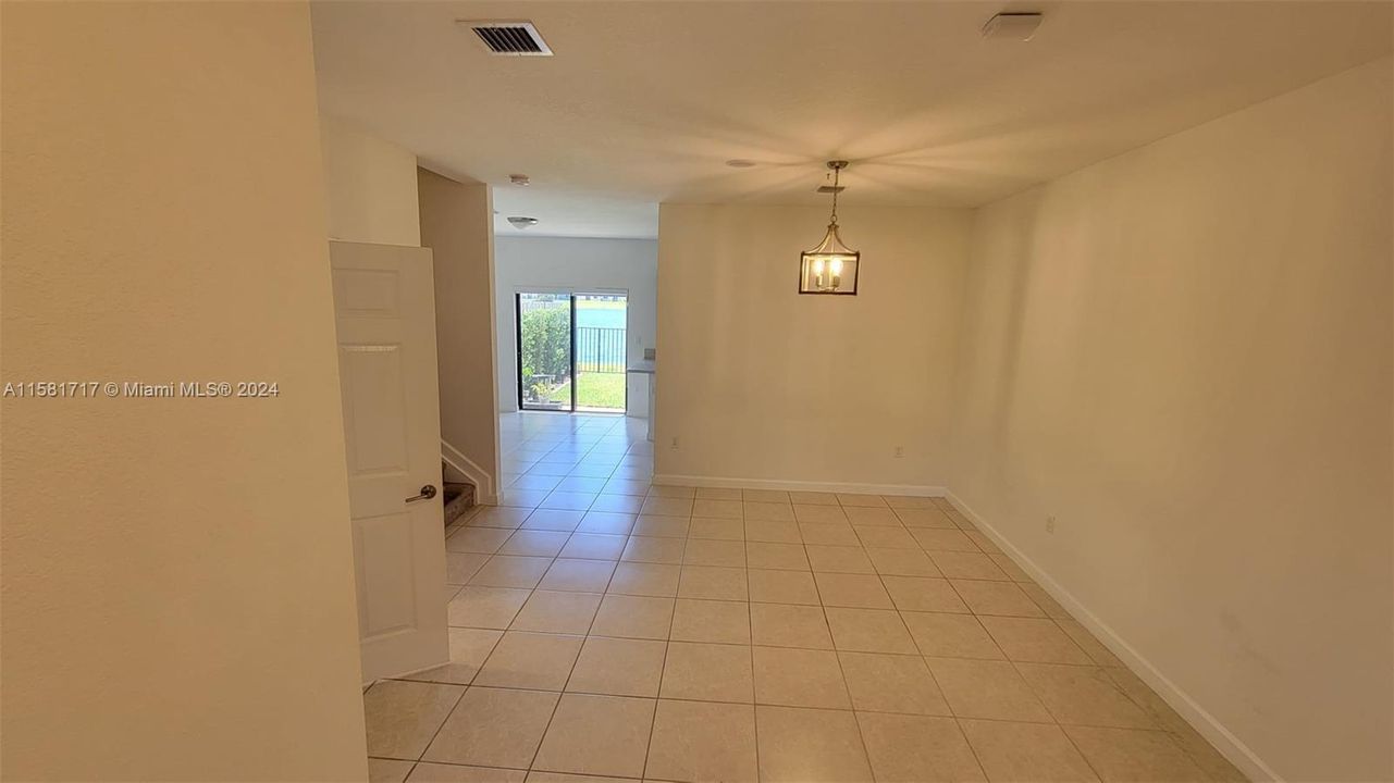 For Rent: $2,850 (3 beds, 2 baths, 1394 Square Feet)