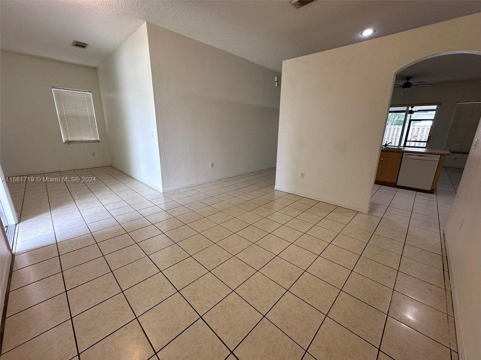 Recently Rented: $3,700 (3 beds, 2 baths, 1819 Square Feet)