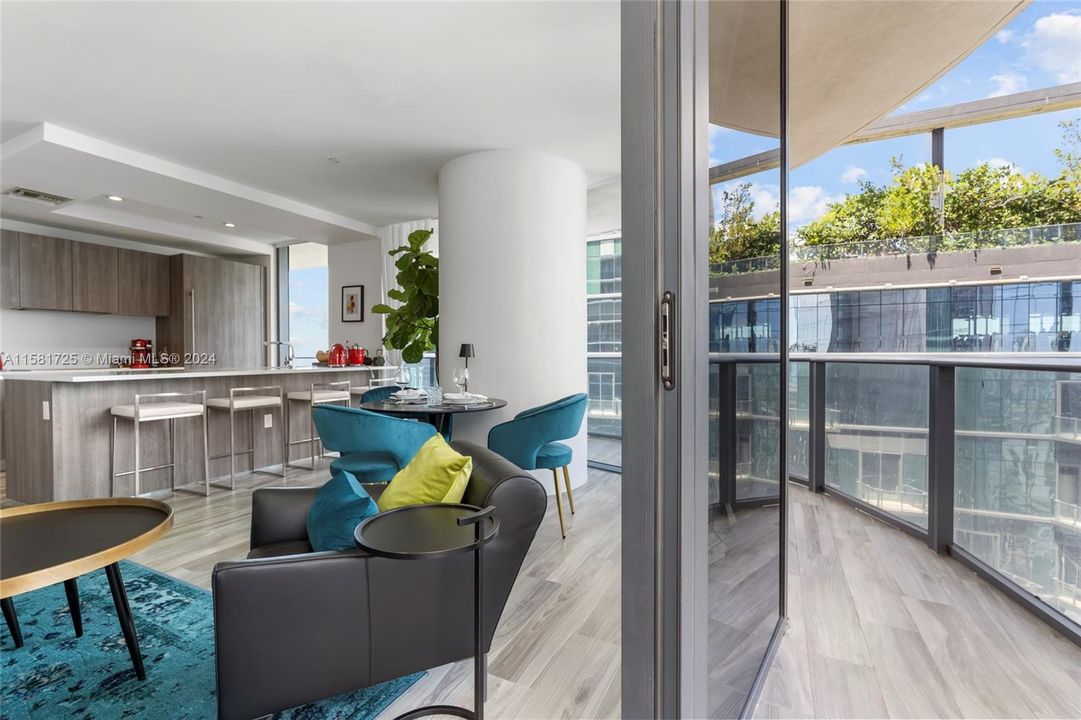 For Sale: $1,299,000 (2 beds, 2 baths, 1152 Square Feet)