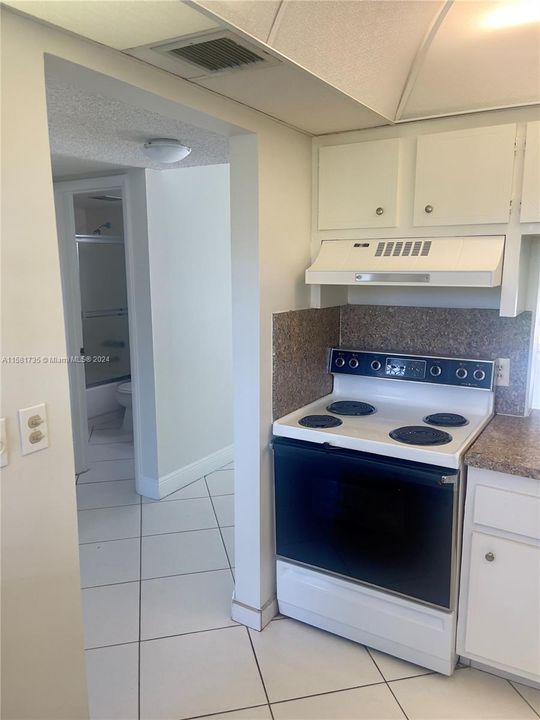 For Rent: $1,850 (2 beds, 2 baths, 880 Square Feet)