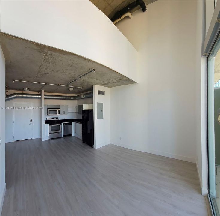 For Sale: $625,000 (2 beds, 2 baths, 1255 Square Feet)