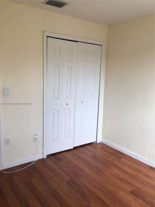 For Rent: $2,450 (3 beds, 2 baths, 1302 Square Feet)