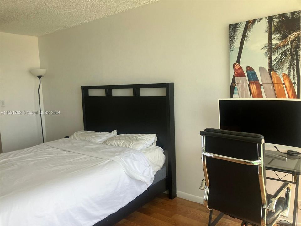For Rent: $2,000 (1 beds, 1 baths, 705 Square Feet)