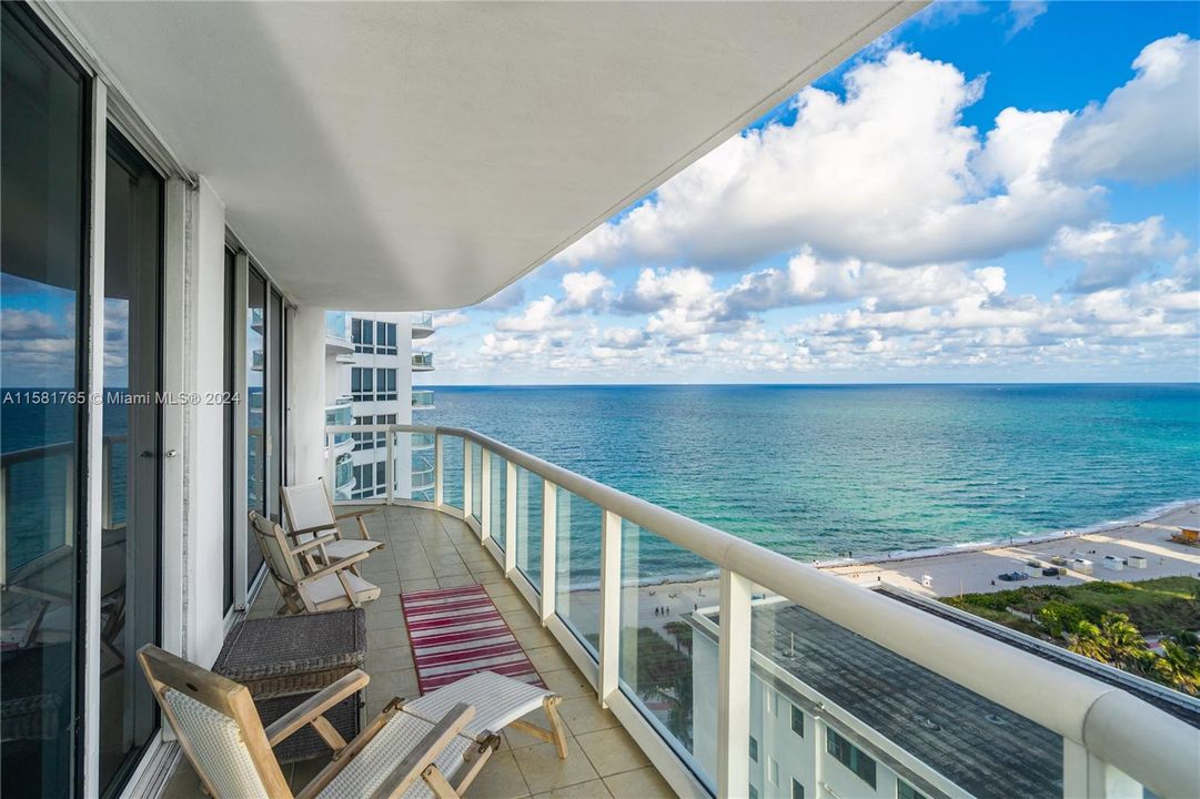 For Sale: $1,495,000 (2 beds, 2 baths, 1322 Square Feet)