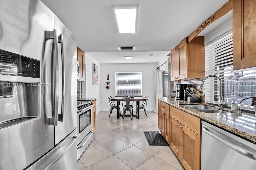 For Sale: $565,000 (3 beds, 2 baths, 1455 Square Feet)
