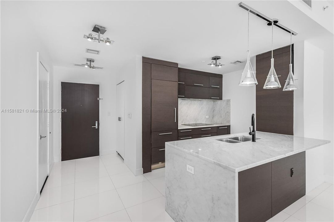 For Sale: $649,000 (1 beds, 2 baths, 1140 Square Feet)