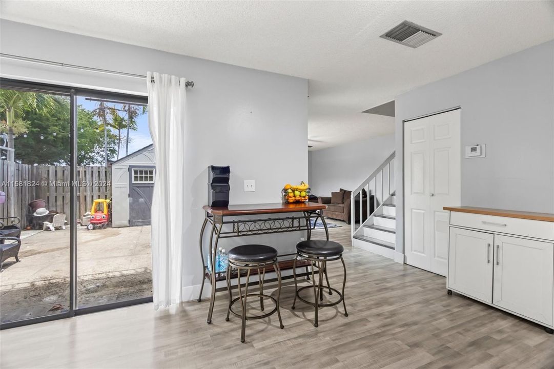For Sale: $333,000 (2 beds, 2 baths, 1232 Square Feet)