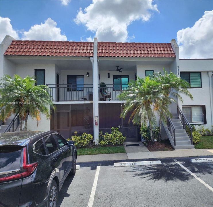Active With Contract: $337,500 (2 beds, 2 baths, 1220 Square Feet)