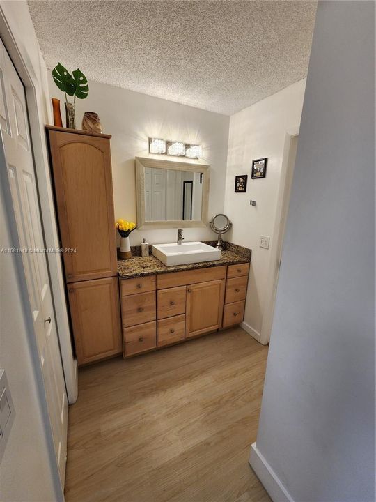 Active With Contract: $337,500 (2 beds, 2 baths, 1220 Square Feet)