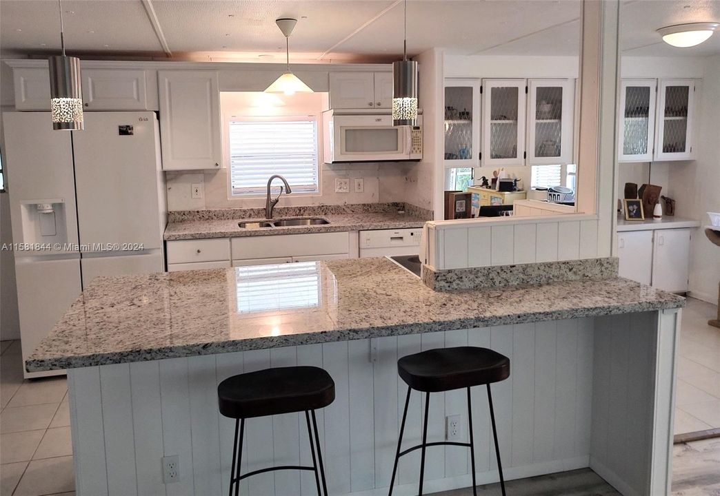 For Rent: $2,800 (2 beds, 2 baths, 1656 Square Feet)