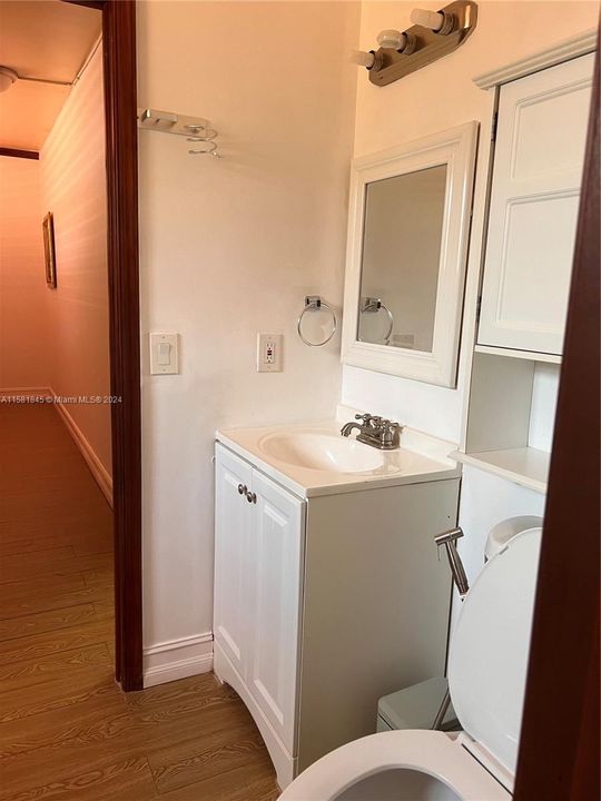 For Rent: $2,500 (2 beds, 1 baths, 2906 Square Feet)