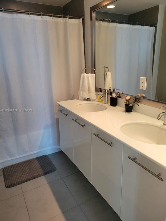 For Rent: $3,100 (1 beds, 1 baths, 789 Square Feet)